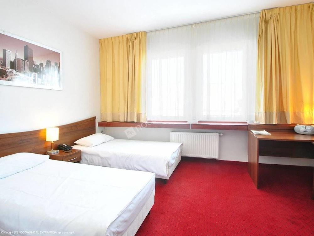 M Hotel وودج المظهر الخارجي الصورة