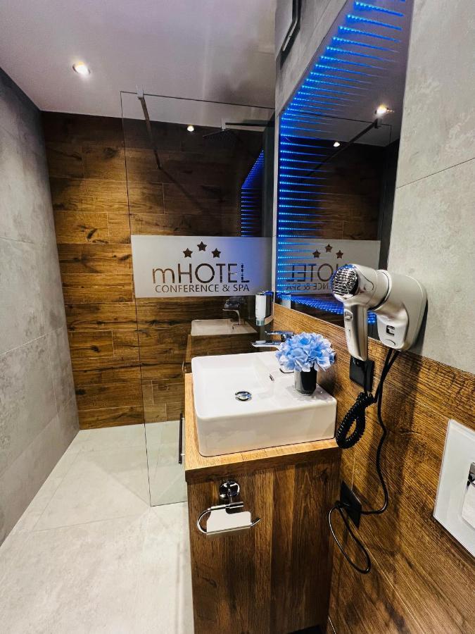 M Hotel وودج المظهر الخارجي الصورة