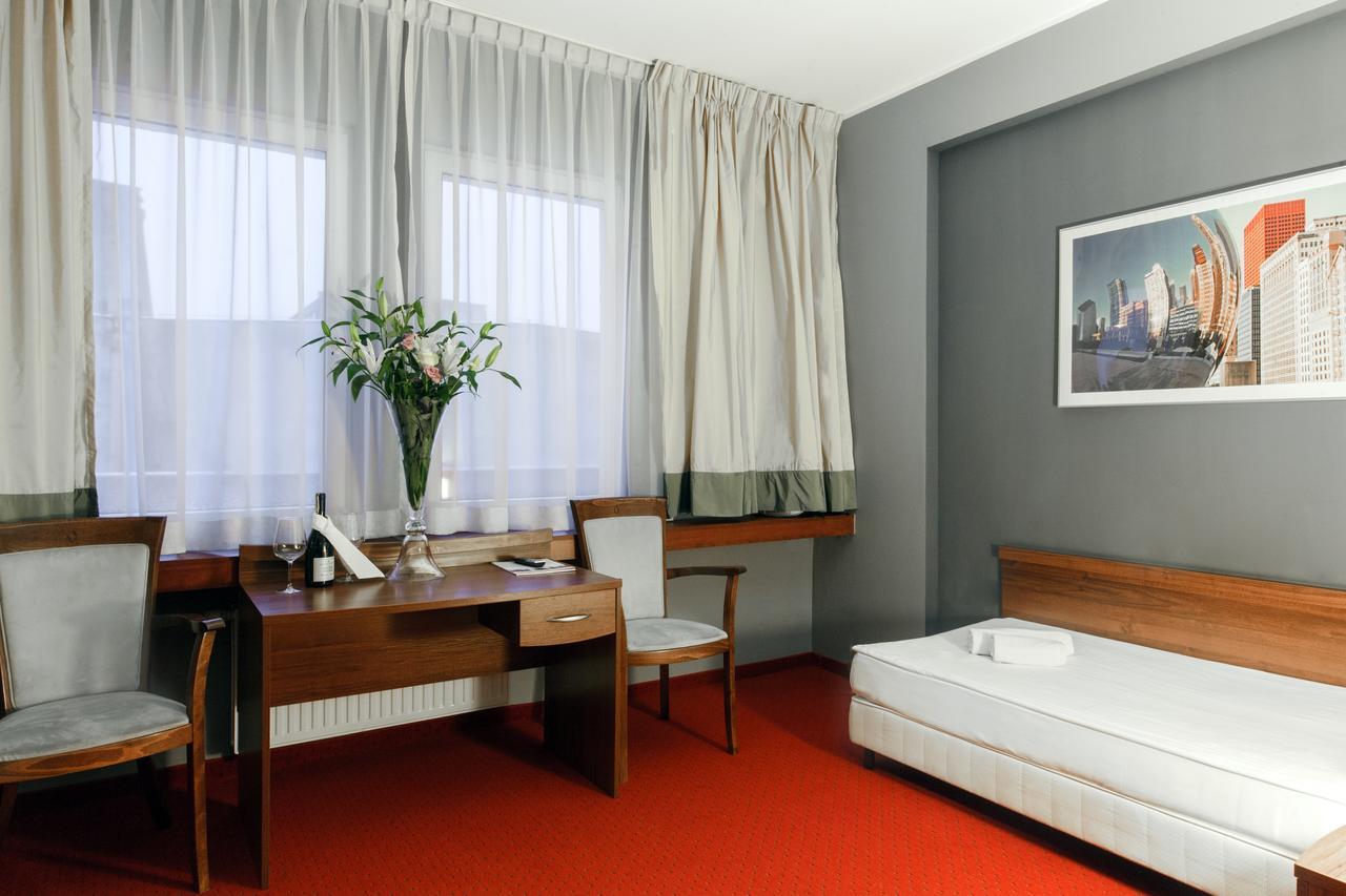 M Hotel وودج المظهر الخارجي الصورة
