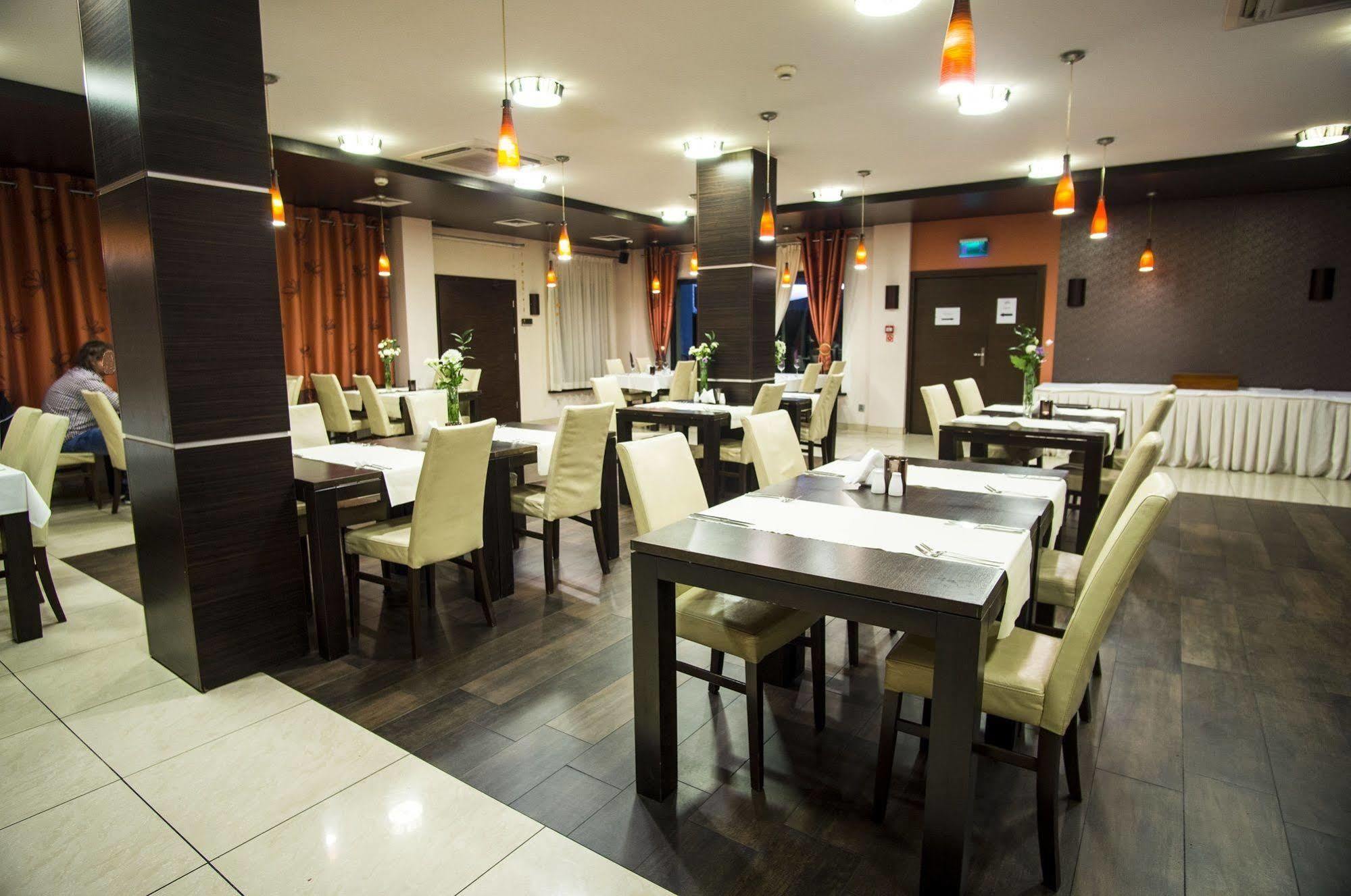 M Hotel وودج المظهر الخارجي الصورة