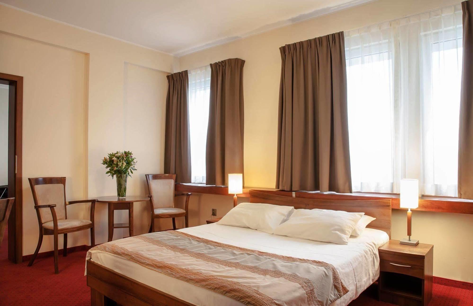 M Hotel وودج المظهر الخارجي الصورة